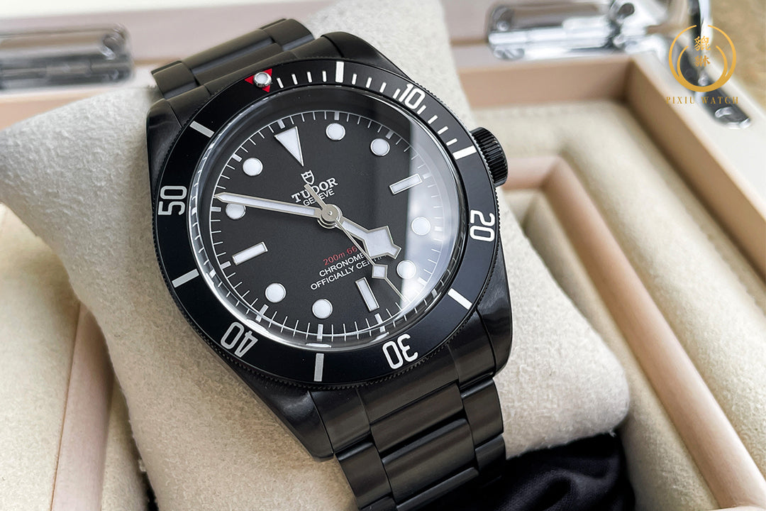 Tudor Heritage Black Bay Dark