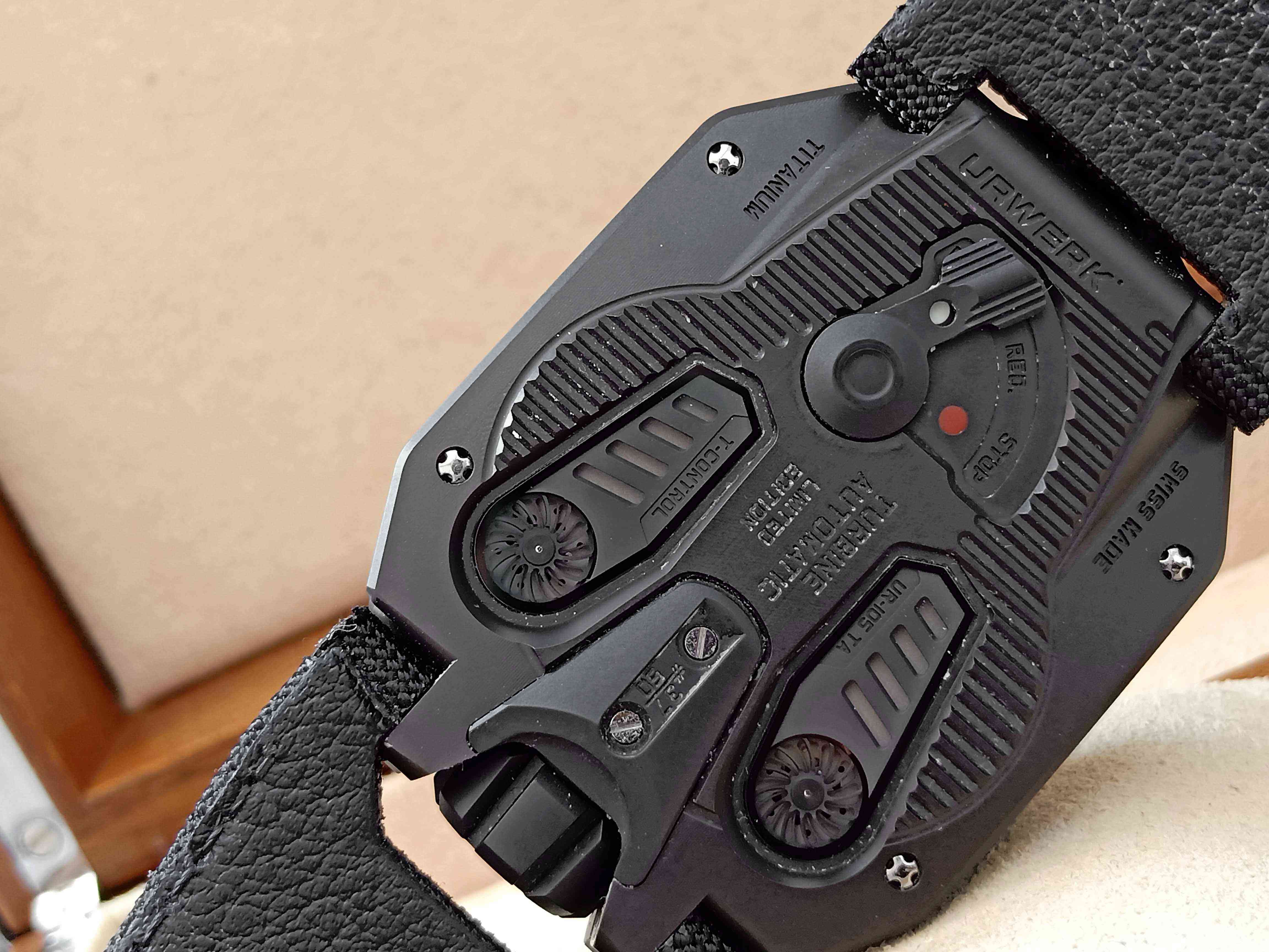 Urwerk UR-105 CT “Kryptonite” Satellite Indication / Automatic Turbine