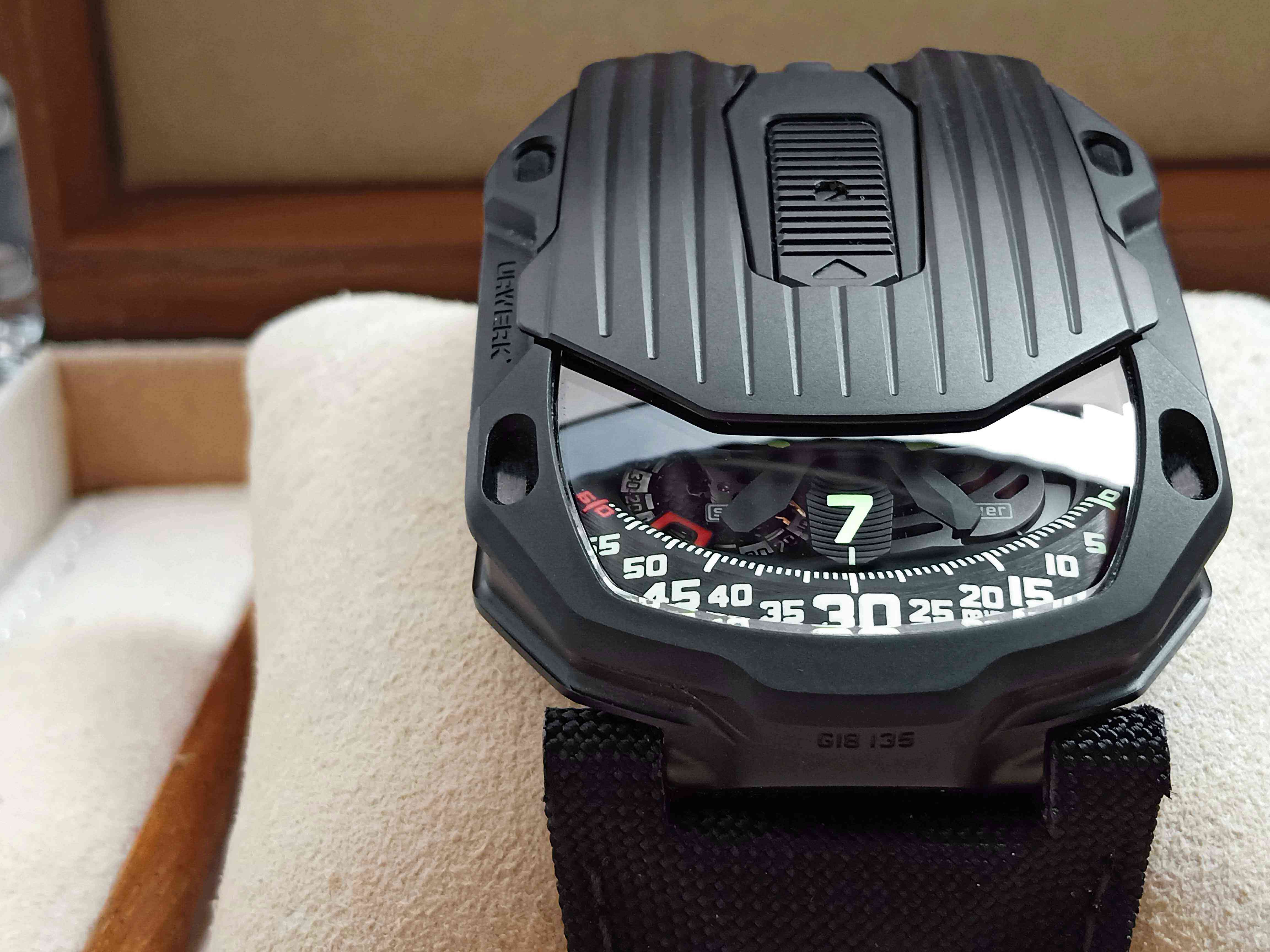 Urwerk UR-105 CT “Kryptonite” Satellite Indication / Automatic Turbine