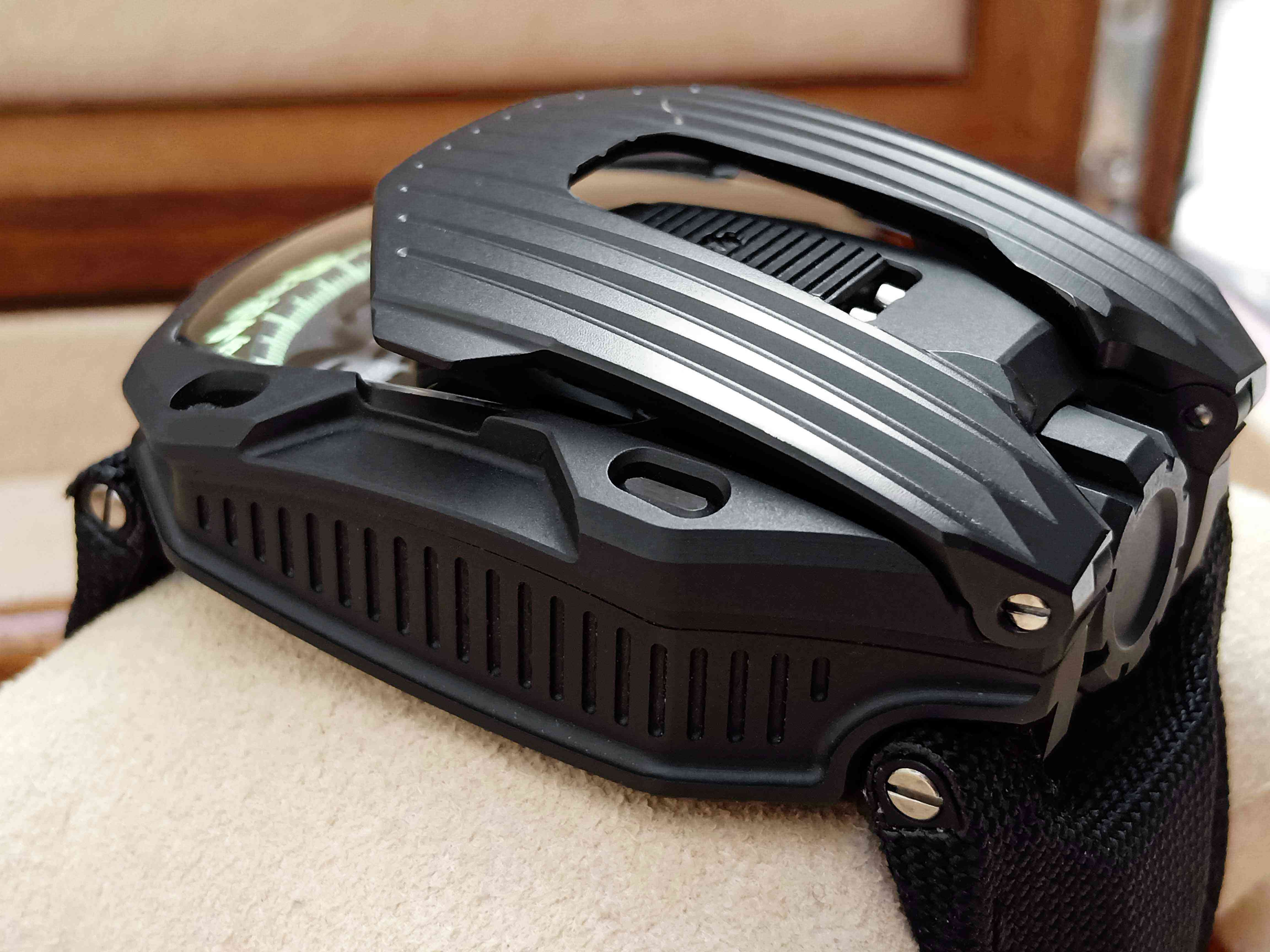 Urwerk UR-105 CT “Kryptonite” Satellite Indication / Automatic Turbine