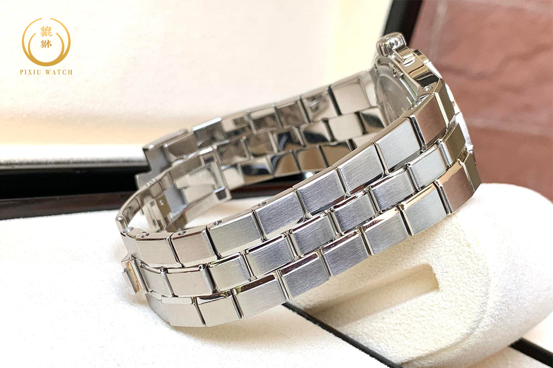 Vacheron Constantin Overseas 42052 1st Gen Arabic Dial